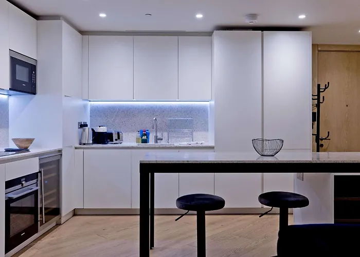 Soho House Executive Apartment Nr Westfields