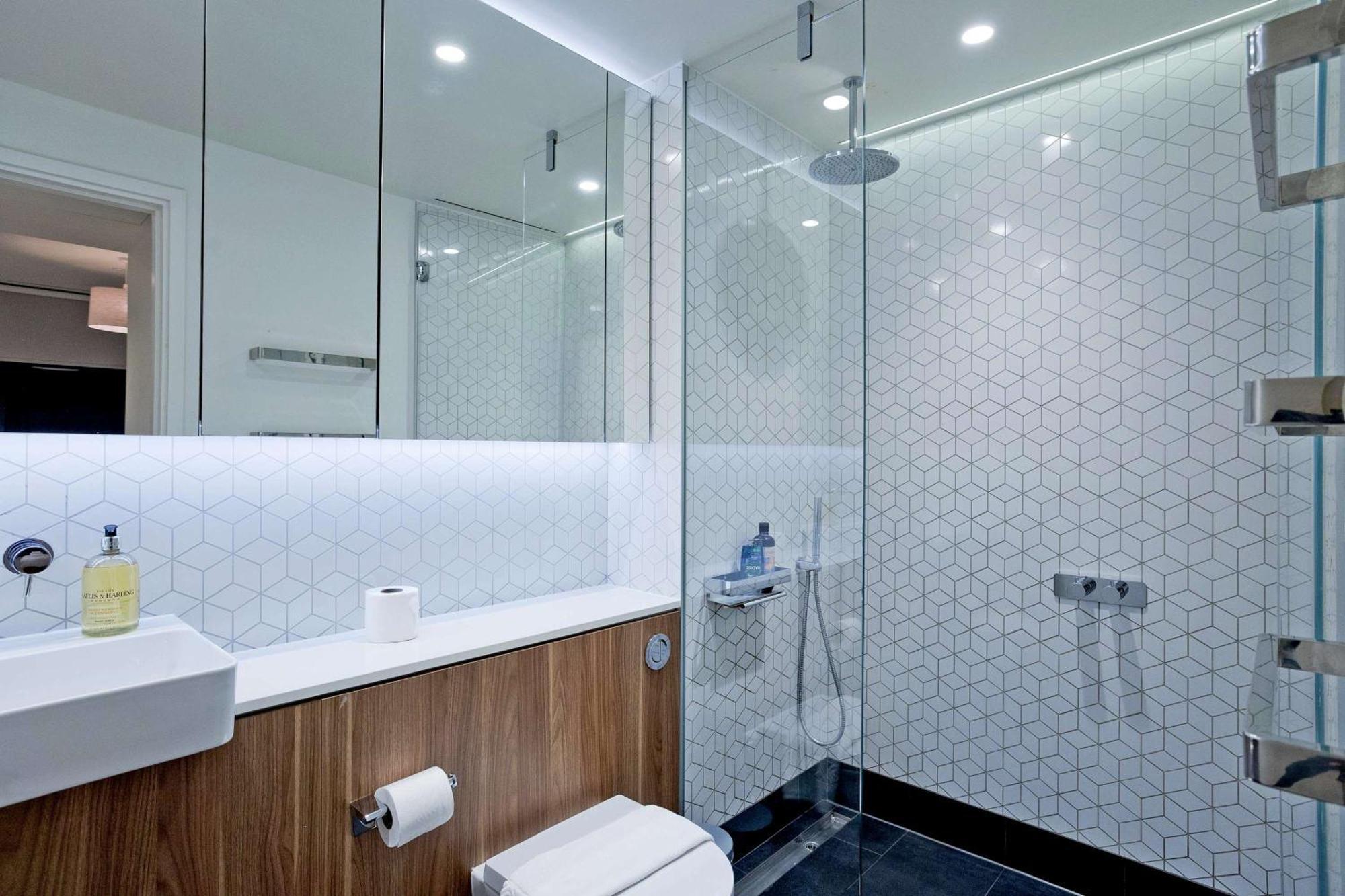 Soho House Executive Nr Westfields *